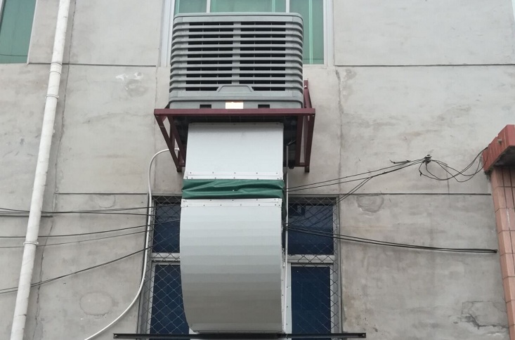 高溫工廠車間濕簾降溫系統(tǒng)整套設(shè)備啟動(dòng)后，霧化1升水僅需5W的電能，能耗是非常低